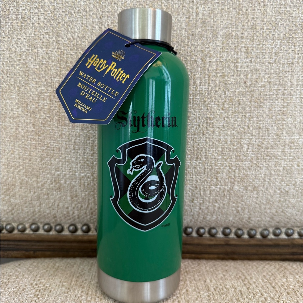 Williams Sonoma Green and Silver Harry Potter Slytherin Water Bottle NWT